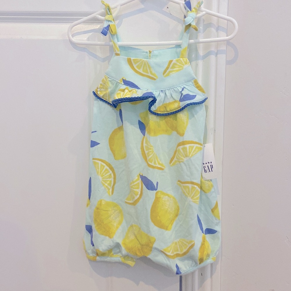 Baby Gap girls romper with snaps